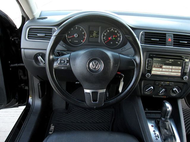 2012 Volkswagen Jetta Sedan 4dr Automatic SE w/Convenience & Sunroof - 23048806 - 18