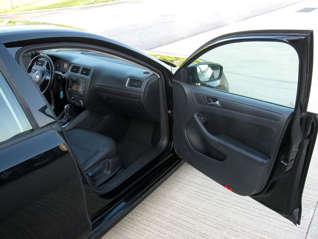 2012 Volkswagen Jetta Sedan 4dr Automatic SE w/Convenience & Sunroof - 23048806 - 20