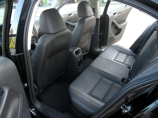 2012 Volkswagen Jetta Sedan 4dr Automatic SE w/Convenience & Sunroof - 23048806 - 25