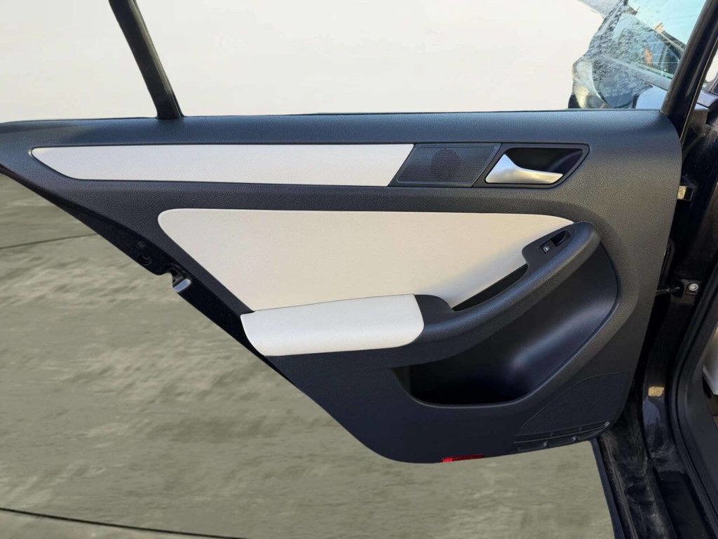 2012 Volkswagen Jetta Sedan 4dr Automatic SE w/Convenience & Sunroof - 22998520 - 14