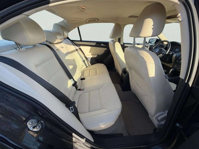2012 Volkswagen Jetta Sedan 4dr Automatic SE w/Convenience & Sunroof - 22998520 - 17