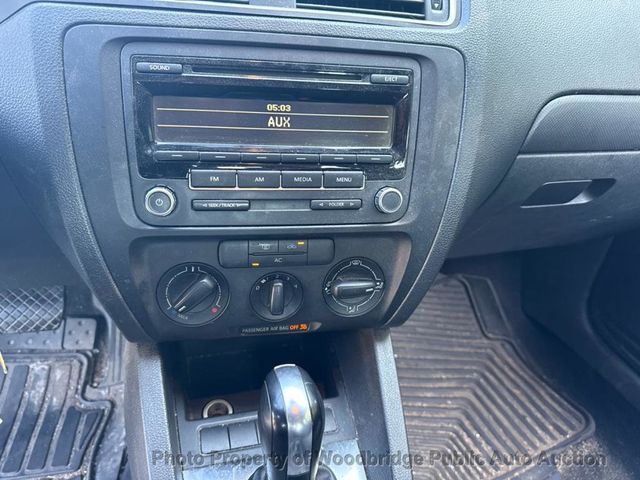 2012 Volkswagen Jetta Sedan S - 22905646 - 11