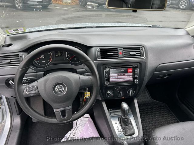 2012 Volkswagen Jetta Sedan SE - 23000030 - 7