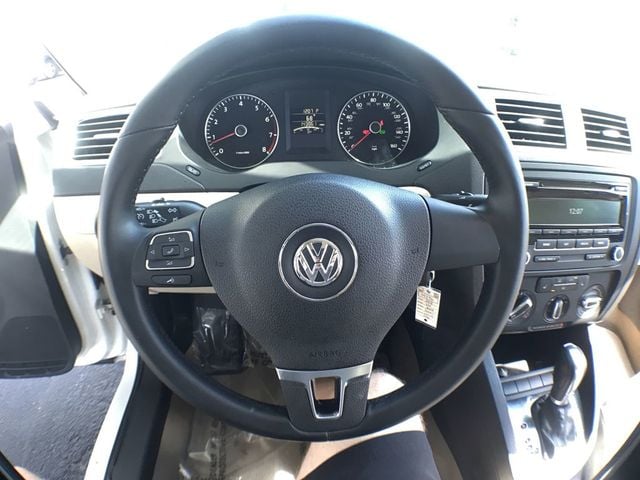 2012 Volkswagen Jetta Sedan SE - 22637337 - 14