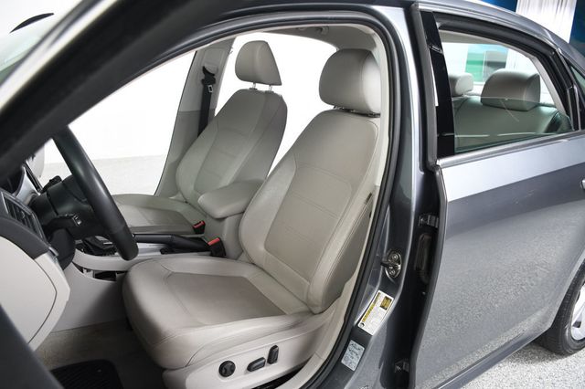 2012 Volkswagen Passat 4dr Sedan 2.5L Automatic SE w/Sunroof - 23060813 - 28