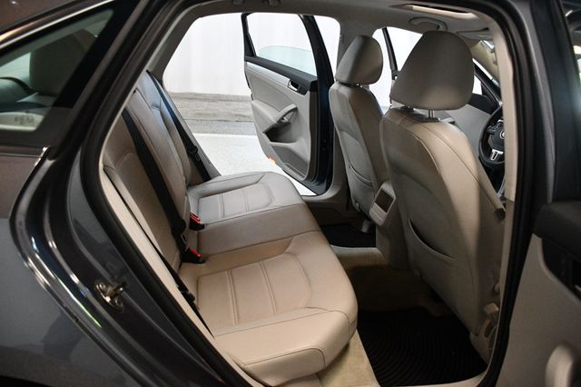 2012 Volkswagen Passat 4dr Sedan 2.5L Automatic SE w/Sunroof - 23060813 - 35