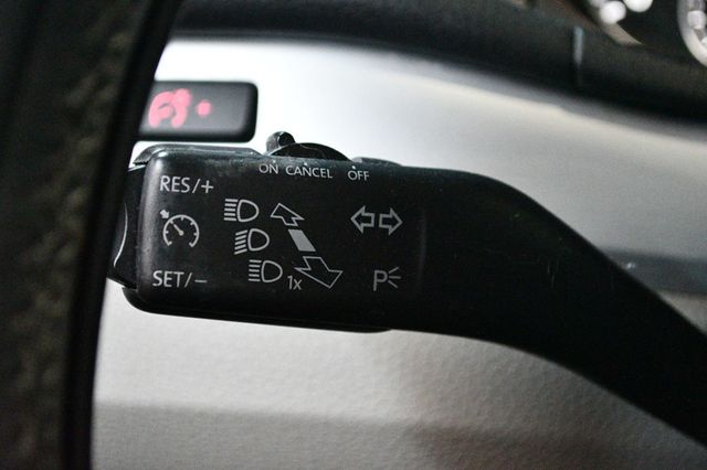 2012 Volkswagen Passat 4dr Sedan 2.5L Automatic SE w/Sunroof - 23060813 - 61
