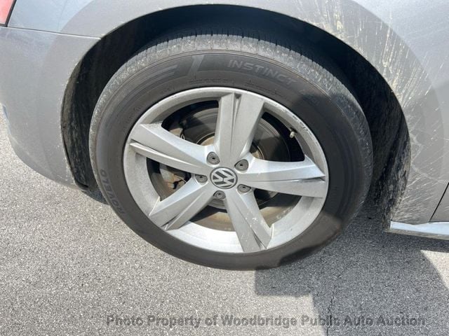 2012 Volkswagen Passat SE - 23008925 - 11