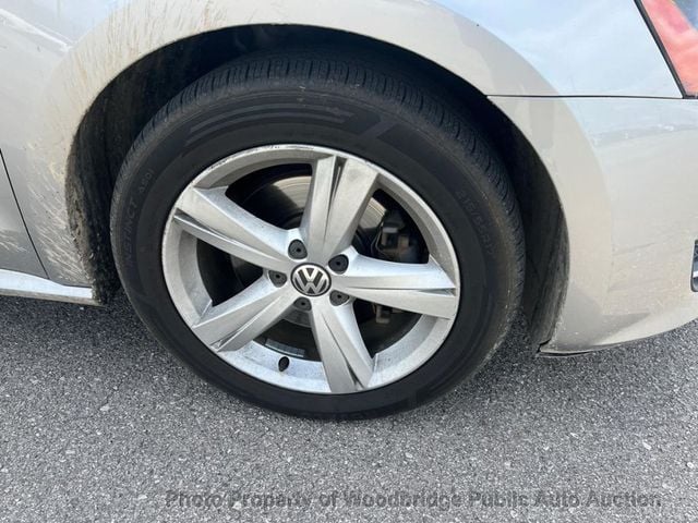2012 Volkswagen Passat SE - 23008925 - 12