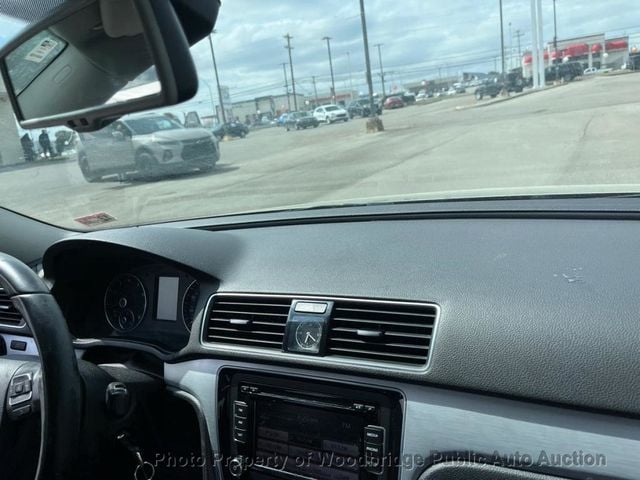 2012 Volkswagen Passat SE - 23008925 - 7