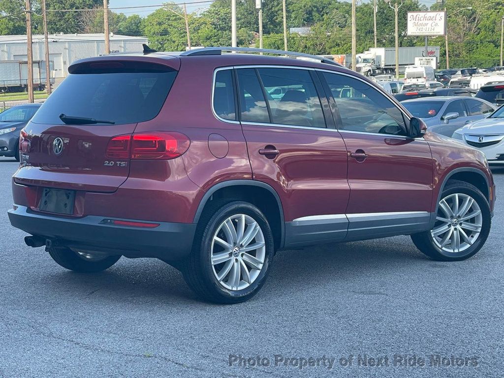 2012 Volkswagen Tiguan SE photo 2