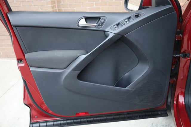 2012 Volkswagen Tiguan 2WD 4dr Automatic LE - 22931682 - 12