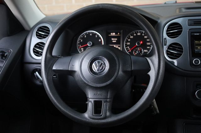 2012 Volkswagen Tiguan 2WD 4dr Automatic LE - 22931682 - 25