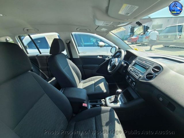 2012 Volkswagen Tiguan 4-Motion - 23088643 - 5