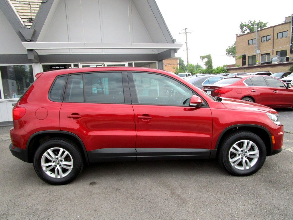 2012 Volkswagen Tiguan SEL photo 10