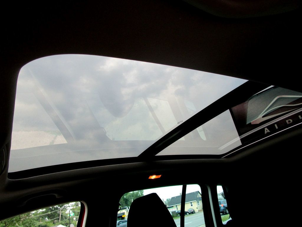 2012 Volkswagen Tiguan SEL photo 20