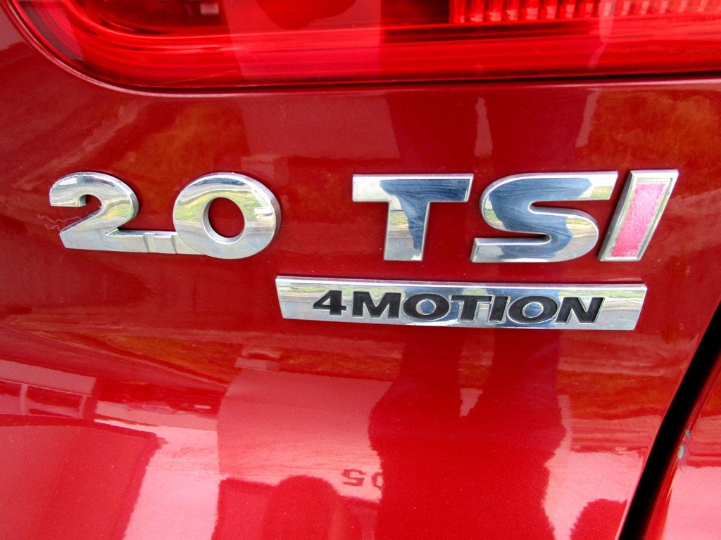 2012 Volkswagen Tiguan SEL photo 23