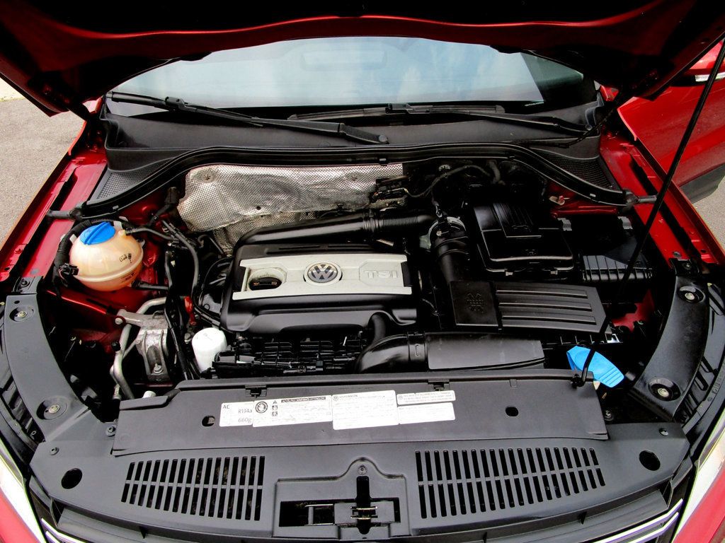 2012 Volkswagen Tiguan SEL photo 29