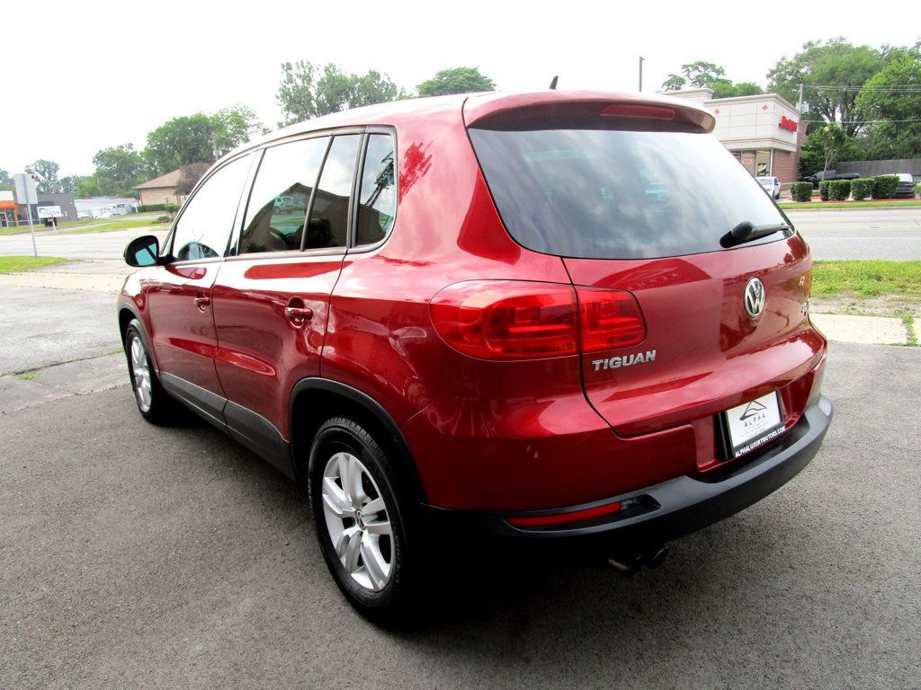 2012 Volkswagen Tiguan SEL photo 8