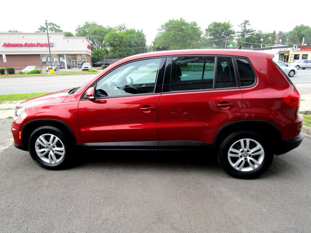 2012 Volkswagen Tiguan SEL photo 9