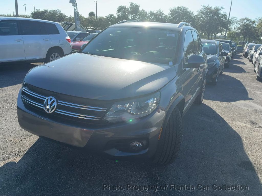2012 Volkswagen Tiguan SEL photo 2