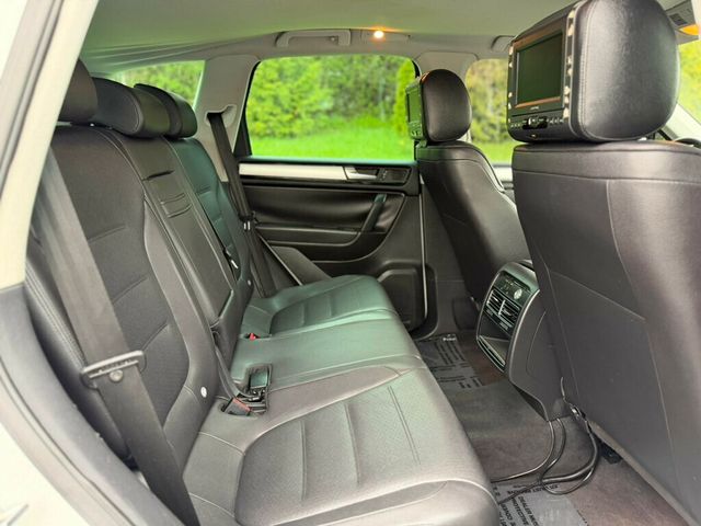 2012 Volkswagen Touareg 4dr VR6 Sport w/Nav - 23002549 - 18