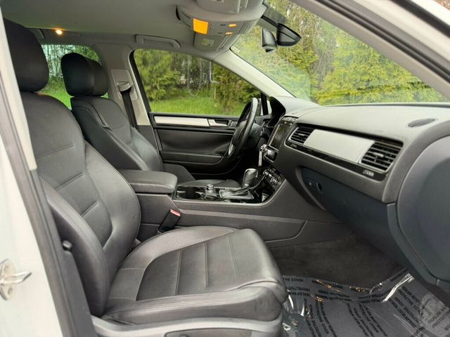 2012 Volkswagen Touareg 4dr VR6 Sport w/Nav - 23002549 - 21