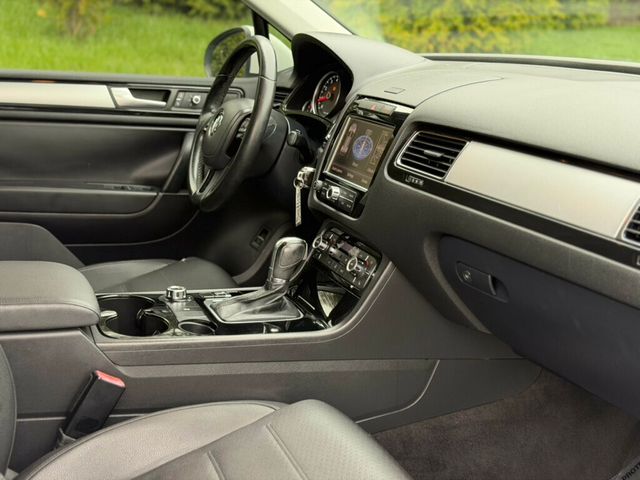 2012 Volkswagen Touareg 4dr VR6 Sport w/Nav - 23002549 - 22