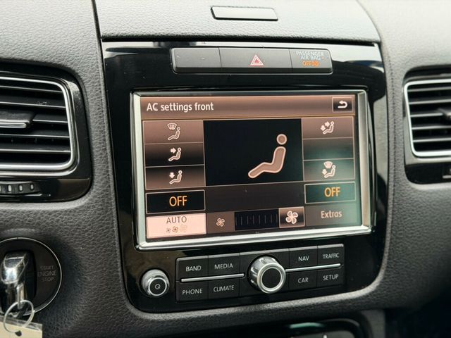 2012 Volkswagen Touareg 4dr VR6 Sport w/Nav - 23002549 - 29