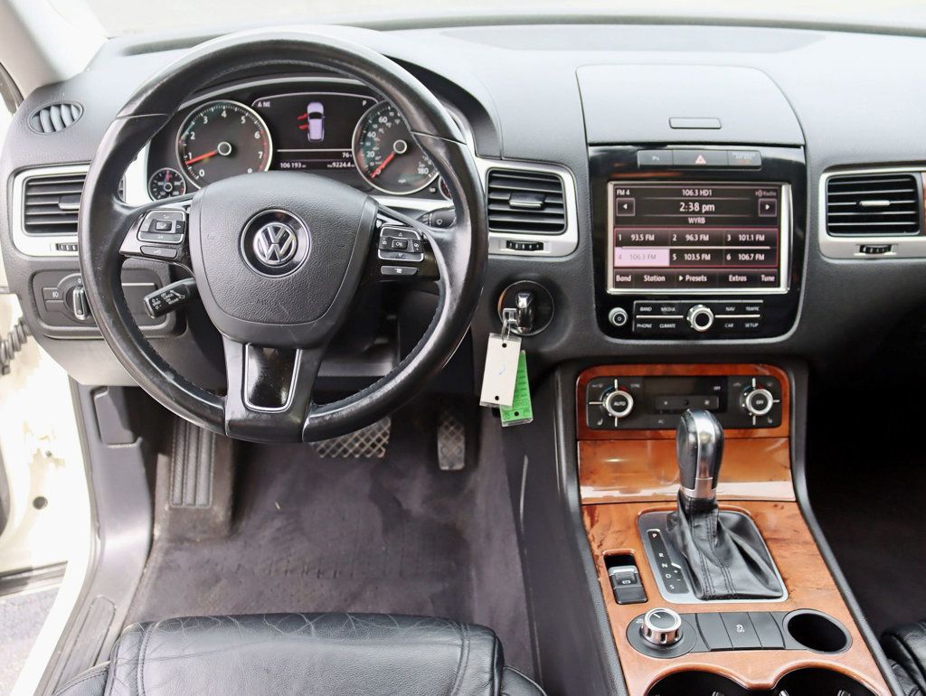 2012 Volkswagen Touareg VR6 Sport photo 10