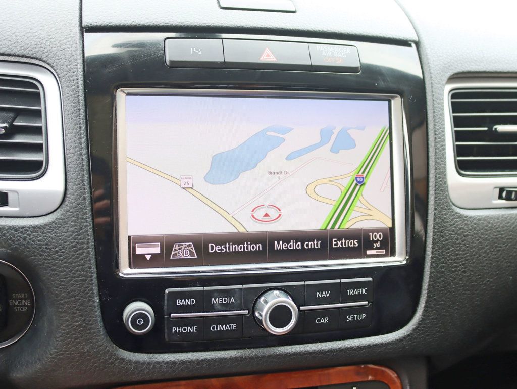2012 Volkswagen Touareg VR6 Sport photo 12