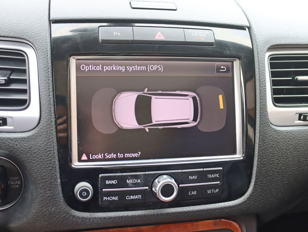 2012 Volkswagen Touareg VR6 Sport photo 13