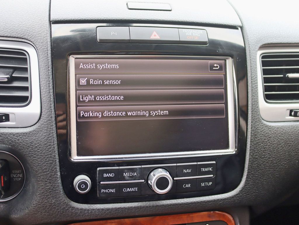 2012 Volkswagen Touareg 4dr VR6 Sport w/Nav - 22906996 - 17