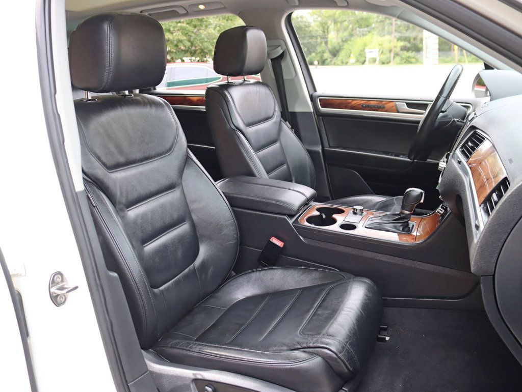 2012 Volkswagen Touareg VR6 Sport photo 20