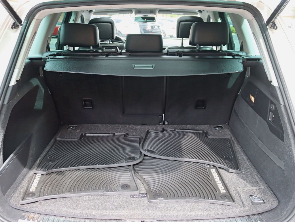 2012 Volkswagen Touareg VR6 Sport photo 27