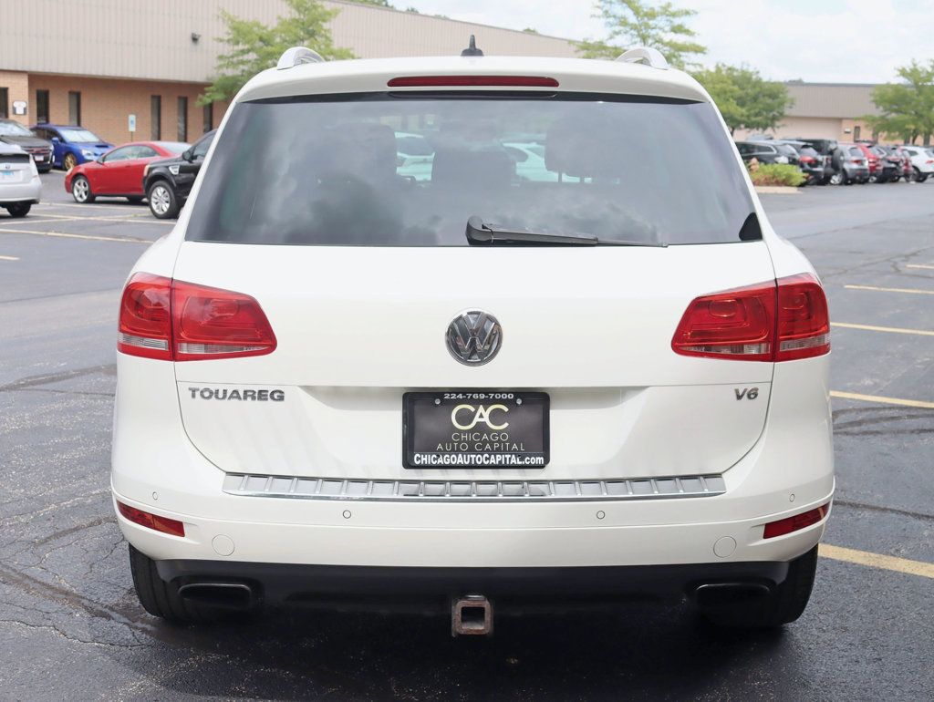 2012 Volkswagen Touareg VR6 Sport photo 5