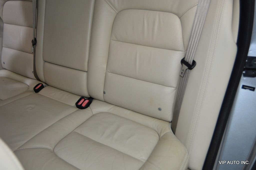 2012 Volvo XC70 FWD 4dr Wagon 3.2L Premier - 23022906 - 24