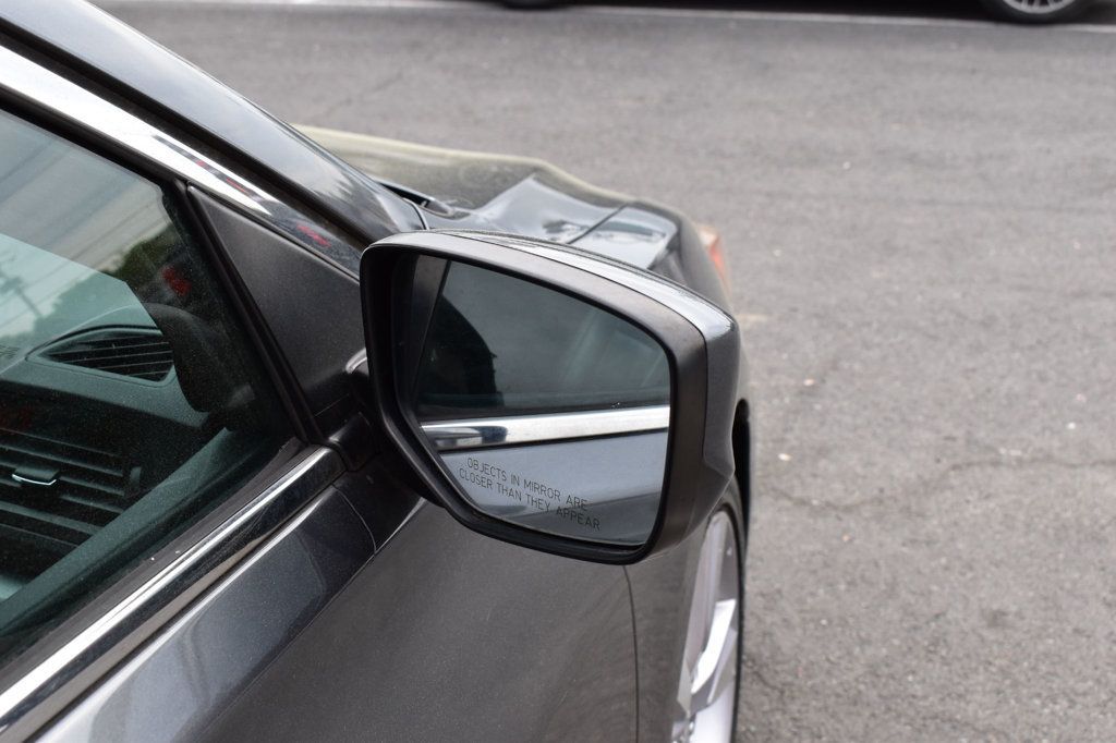 2013 Acura ILX 4dr Sedan 2.0L Tech Pkg - 23001895 - 46