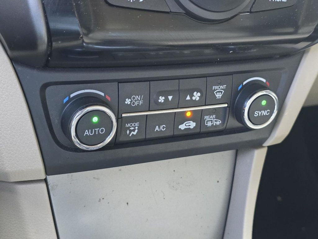 2013 Acura ILX 2.0L Technology photo 19
