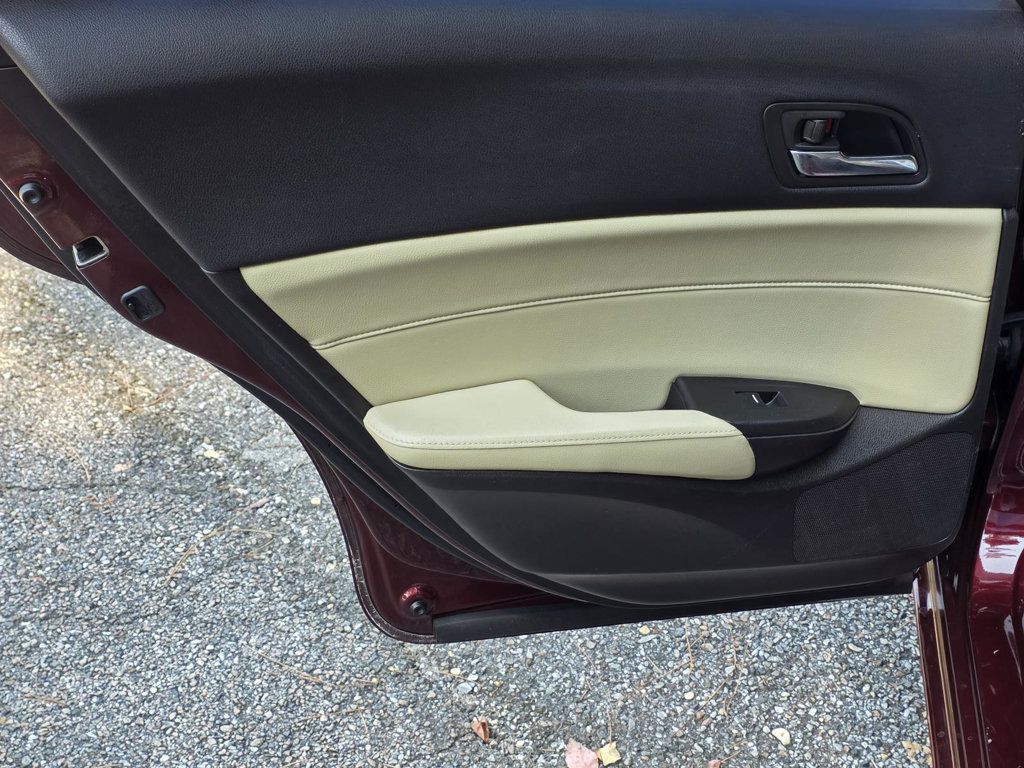 2013 Acura ILX 2.0L Technology photo 27