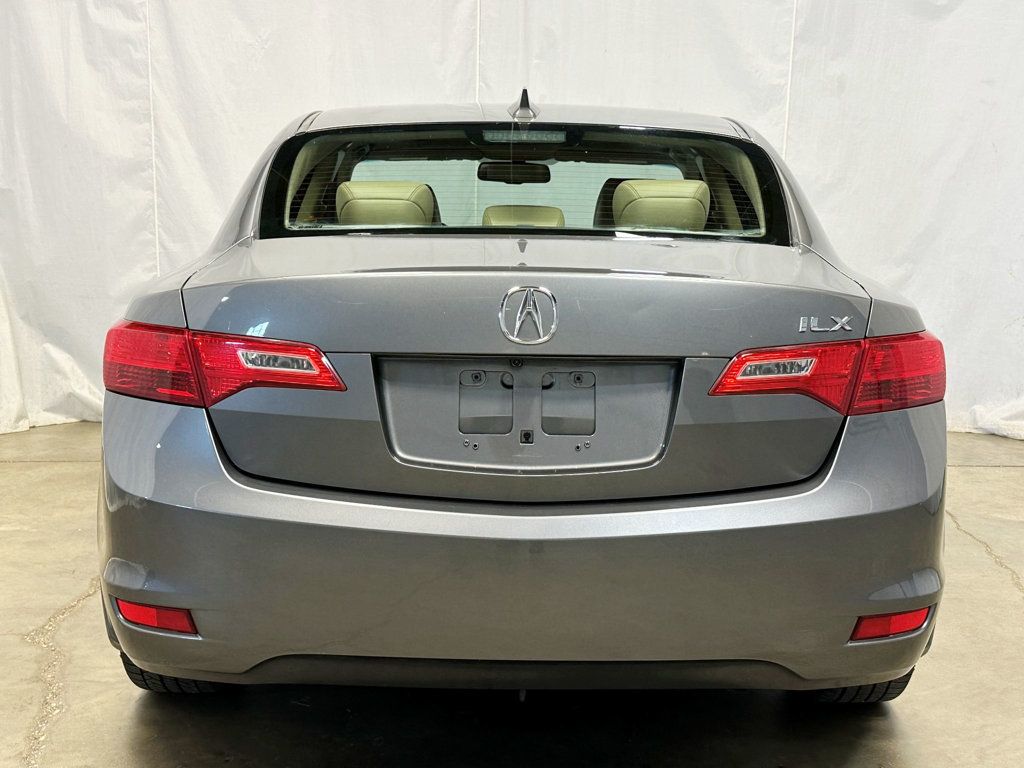 2013 Acura ILX 4dr Sedan 2.0L Tech Pkg - 23039319 - 9