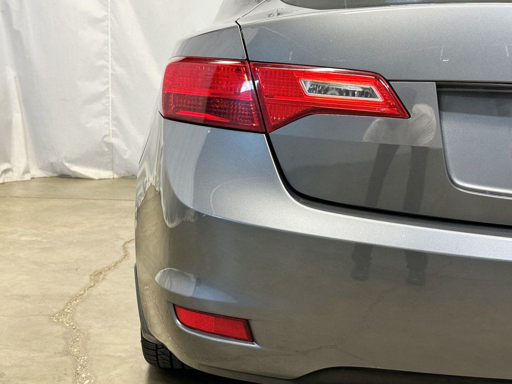 2013 Acura ILX 4dr Sedan 2.0L Tech Pkg - 23039319 - 10