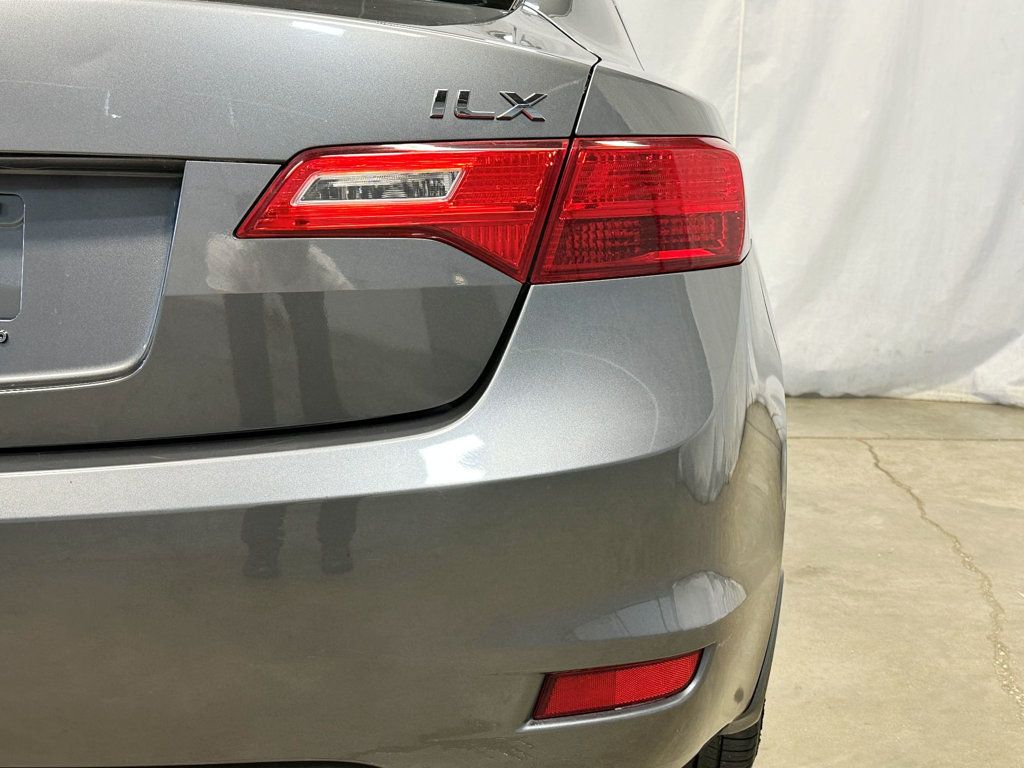 2013 Acura ILX 4dr Sedan 2.0L Tech Pkg - 23039319 - 11