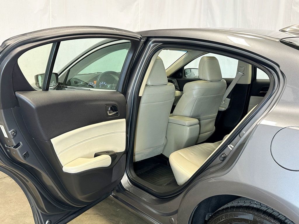 2013 Acura ILX 4dr Sedan 2.0L Tech Pkg - 23039319 - 31