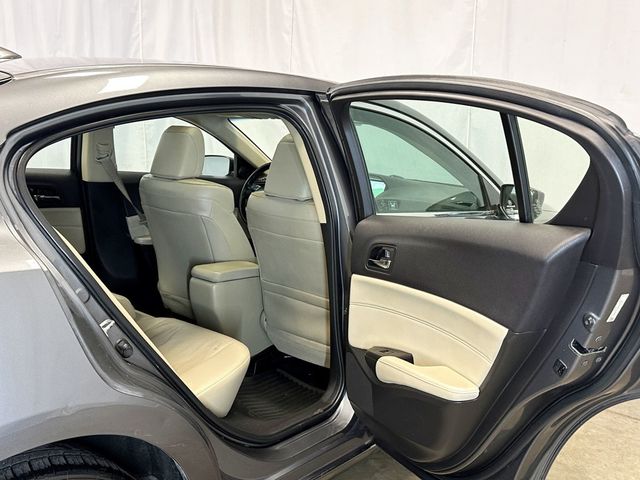 2013 Acura ILX 4dr Sedan 2.0L Tech Pkg - 23039319 - 32