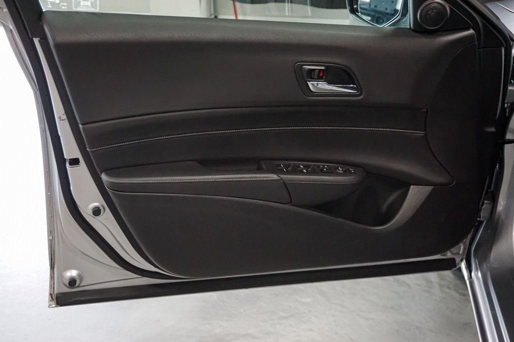 2013 Acura ILX 2.4L Premium photo 17
