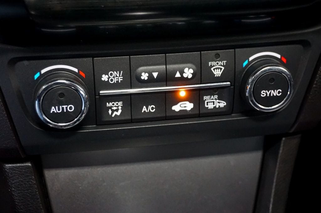 2013 Acura ILX 2.4L Premium photo 21