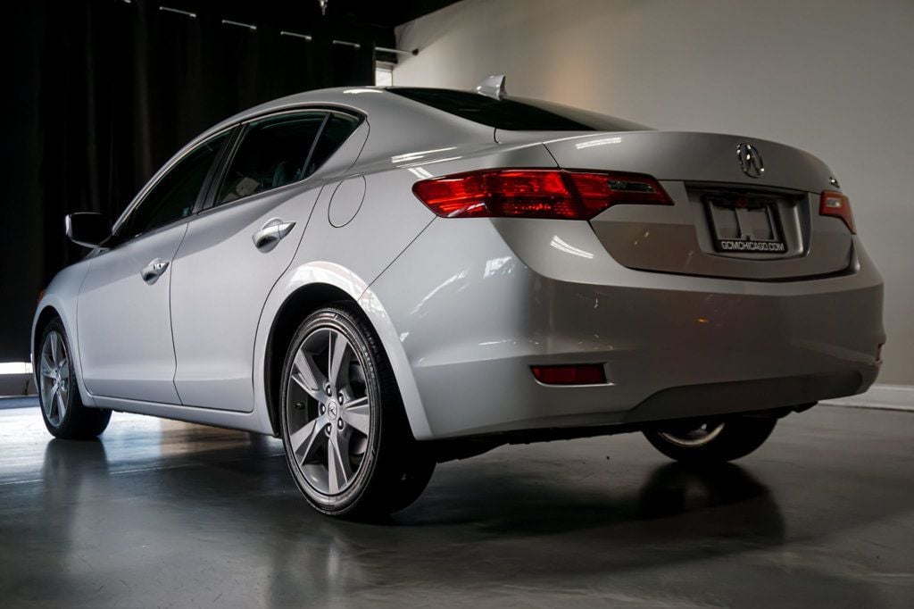 2013 Acura ILX 2.4L Premium photo 33