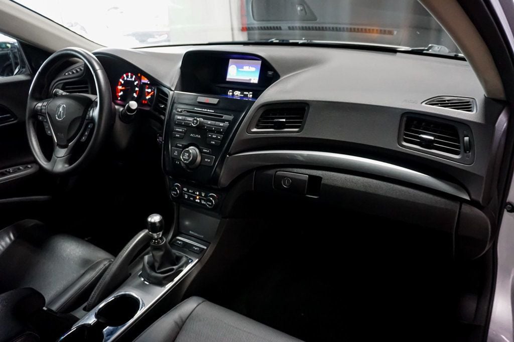 2013 Acura ILX 2.4L Premium photo 34