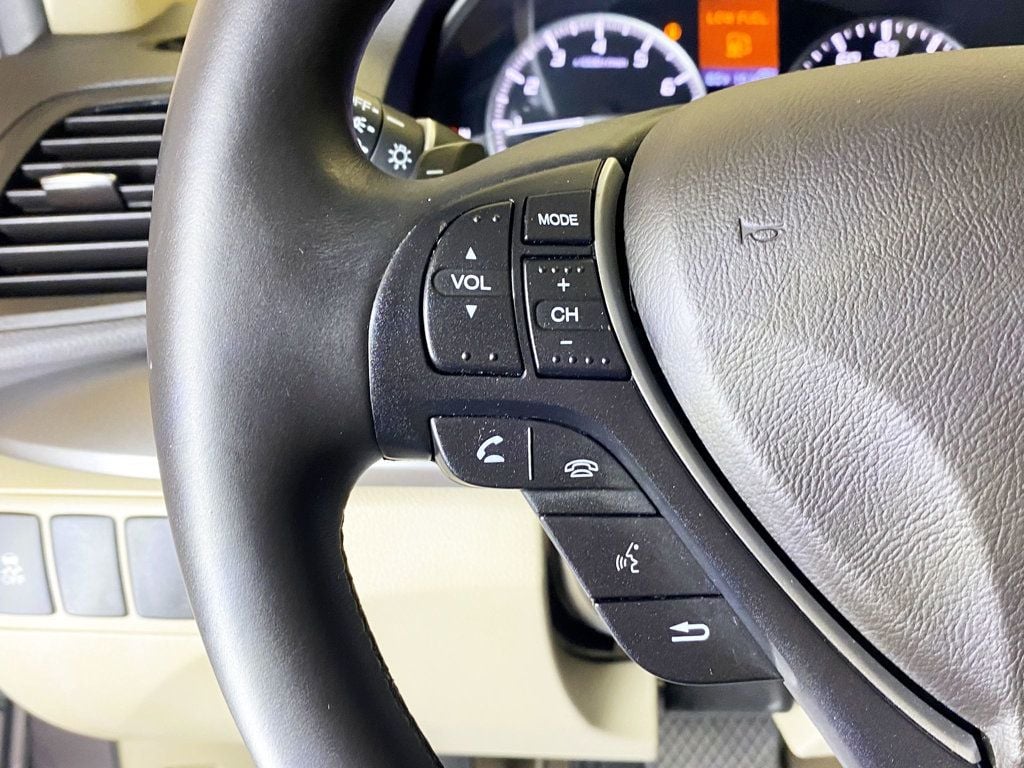 2013 Acura RDX Base photo 23